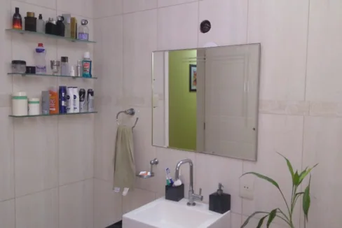 384d3ce0-c1f0-48c3-86b1-8fe5f2184a2b